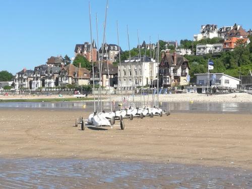 L'Eden Parc Apartment Villers-sur-Mer Bagian luar foto